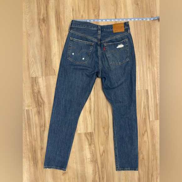 Levi’s 501 straight skinny, button fly, knee distressing, medium/dark wash - Picture 3 of 5